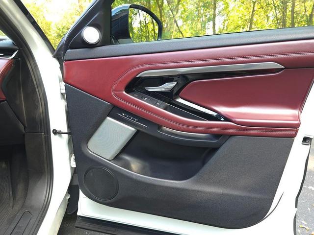 Photo of 2020 Fuji White Land Rover Range Rover Evoque