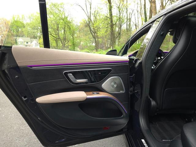 Photo of 2022 Nautical Blue Metallic Mercedes-Benz EQS 450+