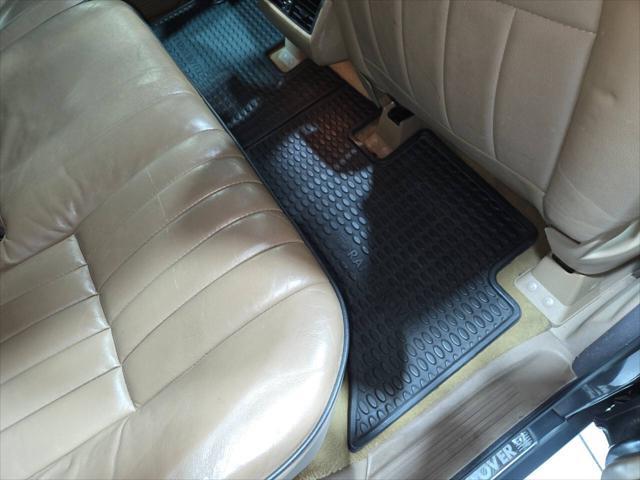 Photo of 2002 Bonatti Gray Land Rover Range Rover
