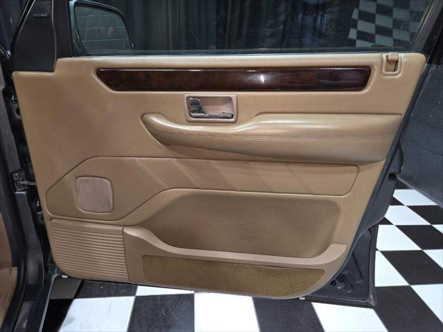 Photo of 2002 Bonatti Gray Land Rover Range Rover