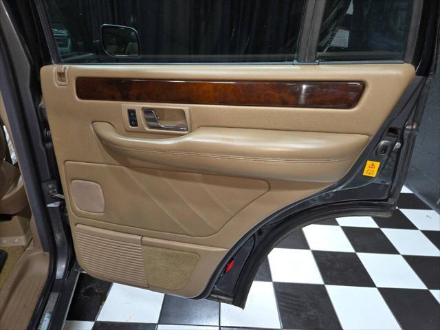 Photo of 2002 Bonatti Gray Land Rover Range Rover