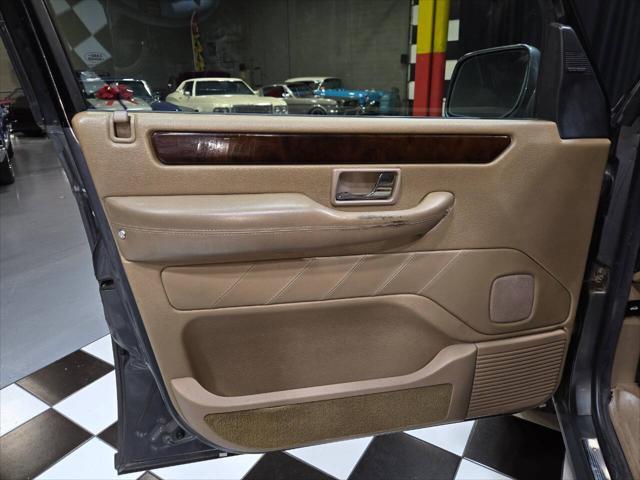 Photo of 2002 Bonatti Gray Land Rover Range Rover