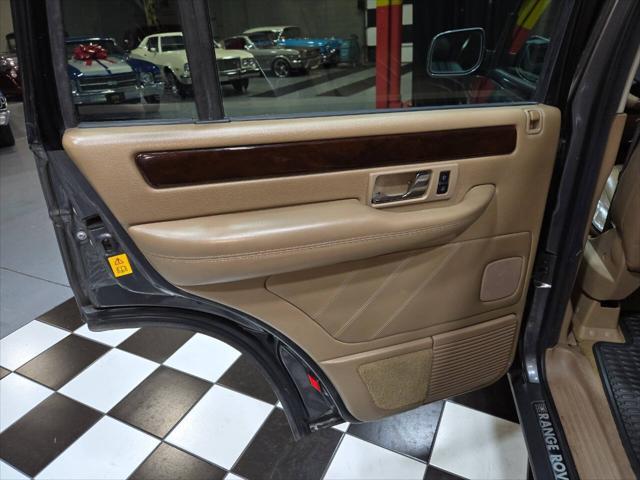 Photo of 2002 Bonatti Gray Land Rover Range Rover