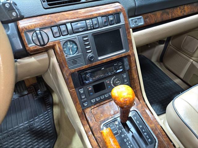 Photo of 2002 Bonatti Gray Land Rover Range Rover
