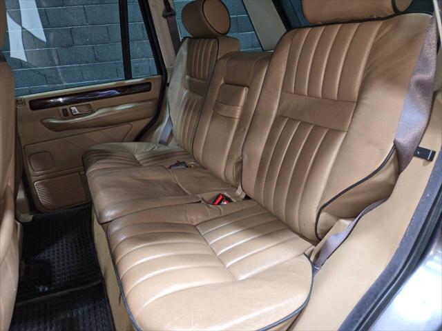Photo of 2002 Bonatti Gray Land Rover Range Rover