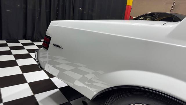 Photo of 1987 White Buick Regal