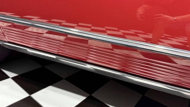 Photo of 1987 Red Mercedes-Benz S-Class