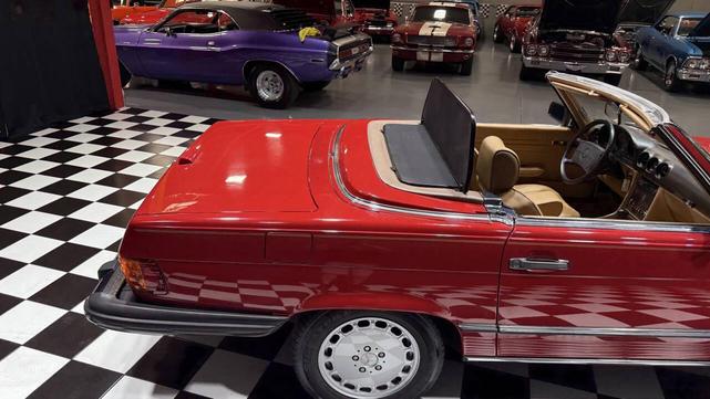 Photo of 1987 Red Mercedes-Benz S-Class