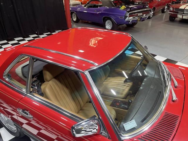 Photo of 1987 Red Mercedes-Benz S-Class