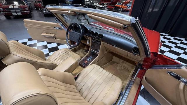 Photo of 1987 Red Mercedes-Benz S-Class