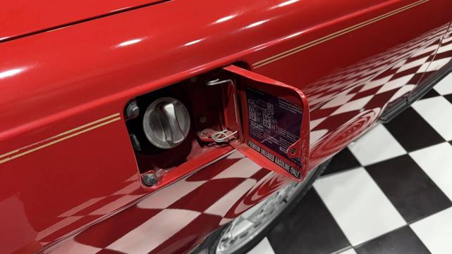 Photo of 1987 Red Mercedes-Benz S-Class