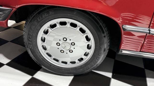 Photo of 1987 Red Mercedes-Benz S-Class