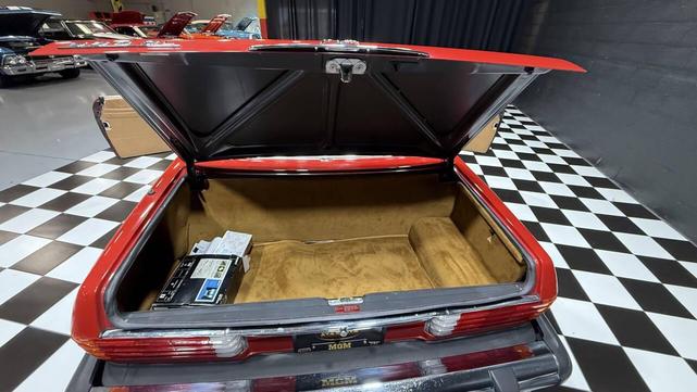 Photo of 1987 Red Mercedes-Benz S-Class