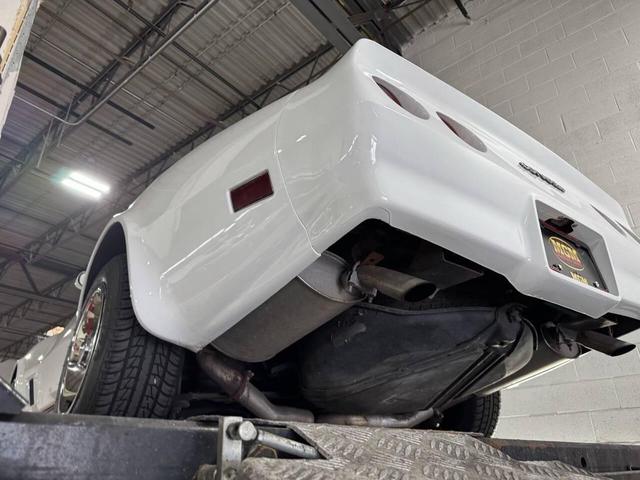 Photo of 1981 White Chevrolet Corvette