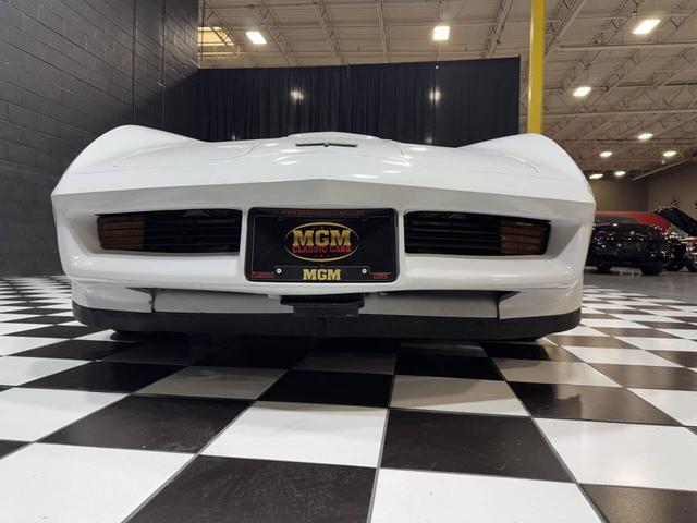 Photo of 1981 White Chevrolet Corvette