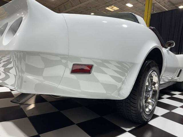 Photo of 1981 White Chevrolet Corvette