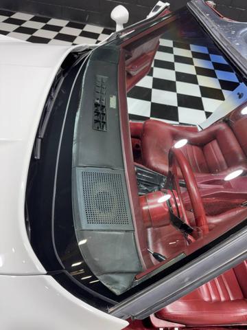 Photo of 1981 White Chevrolet Corvette