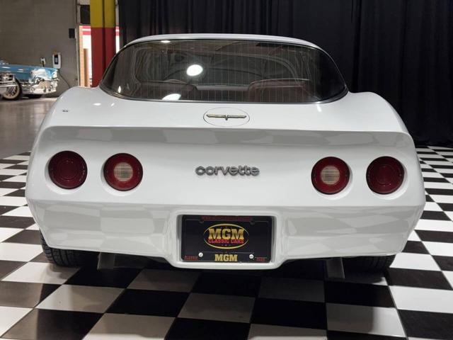 Photo of 1981 White Chevrolet Corvette