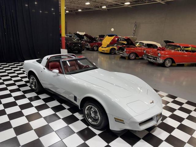 Photo of 1981 White Chevrolet Corvette