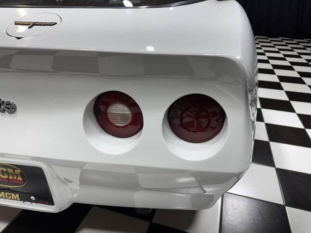 Photo of 1981 White Chevrolet Corvette