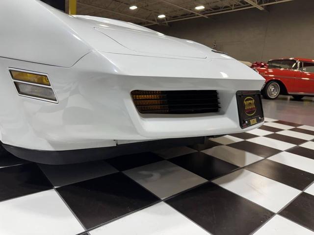 Photo of 1981 White Chevrolet Corvette