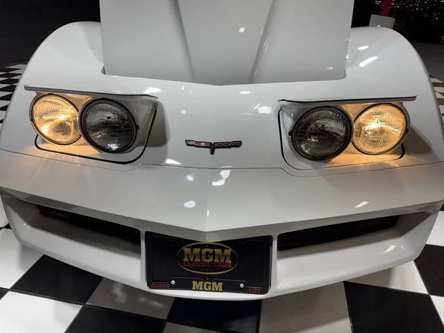 Photo of 1981 White Chevrolet Corvette