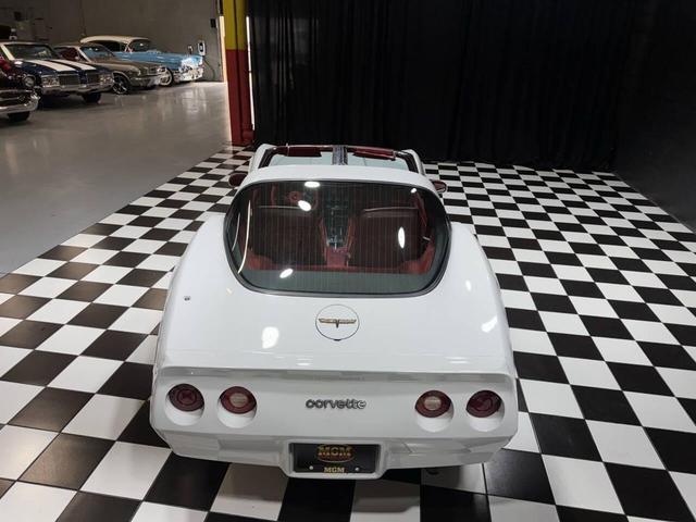 Photo of 1981 White Chevrolet Corvette