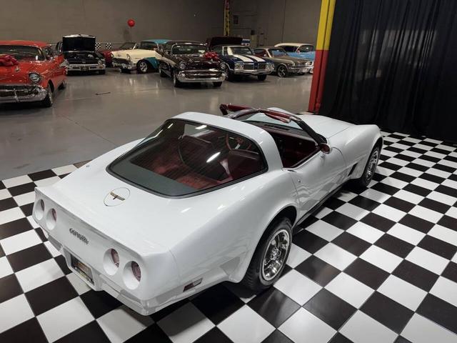Photo of 1981 White Chevrolet Corvette
