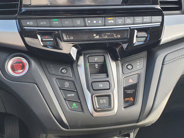 Photo of 2025 Crystal Black Pearl Honda Odyssey