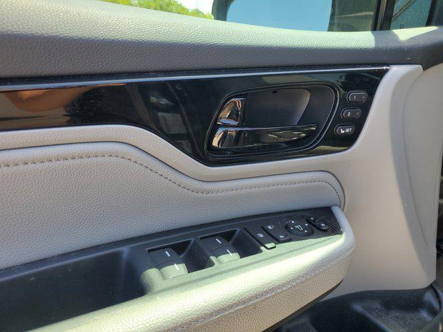 Photo of 2024 Sonic Gray Pearl Honda Odyssey