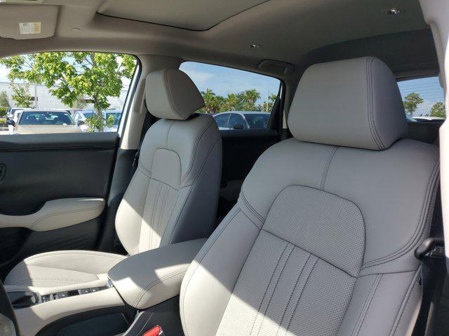 Photo of 2026 Platinum White Pearl Honda HR-V