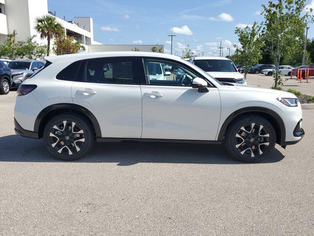 Photo of 2026 Platinum White Pearl Honda HR-V