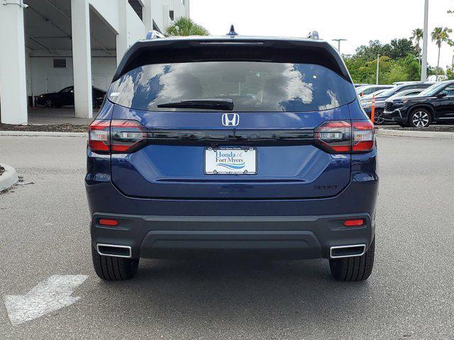 Photo of 2025 Obsidian Blue Pearl Honda Pilot