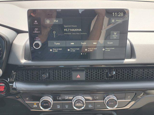 Photo of 2026 Platinum White Pearl Honda CR-V
