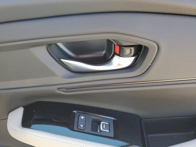 Photo of 2025 Platinum White Pearl Honda Accord Hybrid