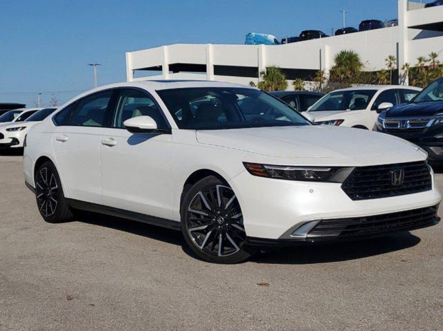 Photo of 2025 Platinum White Pearl Honda Accord Hybrid