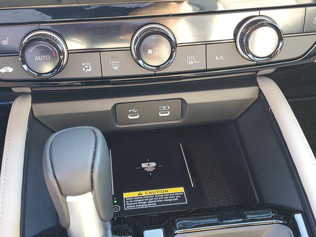 Photo of 2025 Platinum White Pearl Honda Accord Hybrid