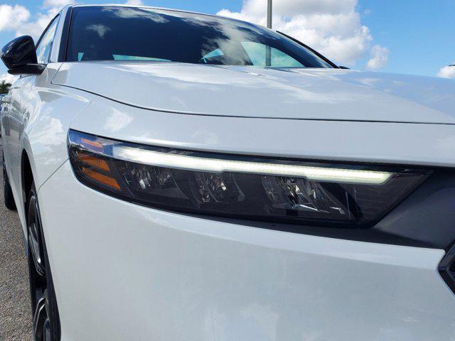 Photo of 2025 Platinum White Pearl Honda Accord Hybrid