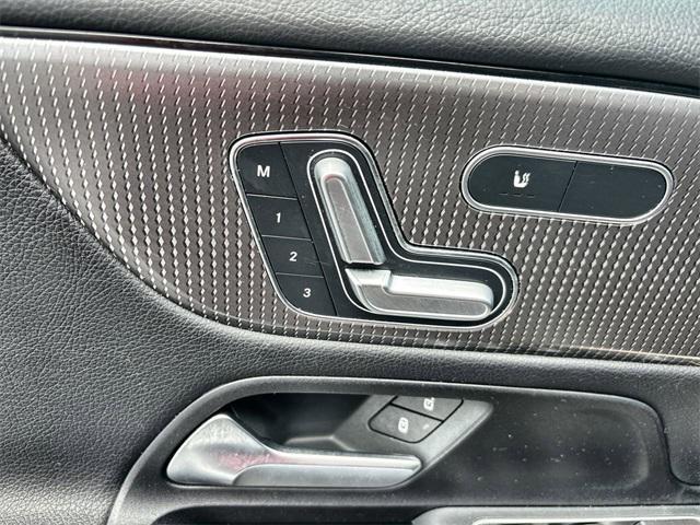 Photo of 2023 Black Mercedes-Benz GLB 250