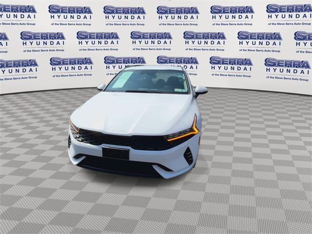 Photo of 2023 Glacial White Pearl Kia K5