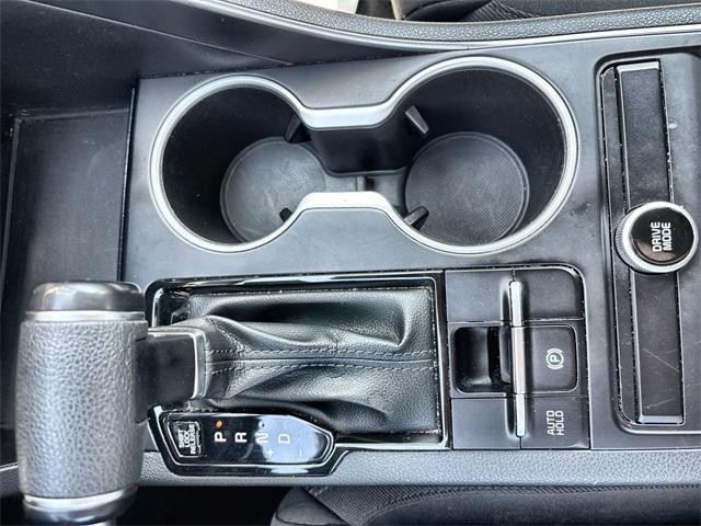 Photo of 2023 Glacial White Pearl Kia K5