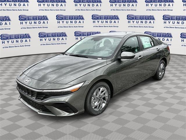 Photo of 2024 Amazon Gray Hyundai ELANTRA