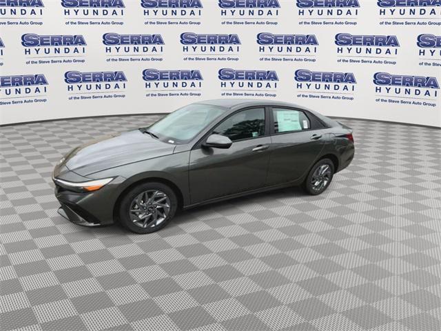 Photo of 2024 Amazon Gray Hyundai ELANTRA