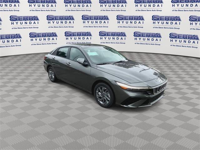 Photo of 2024 Amazon Gray Hyundai ELANTRA