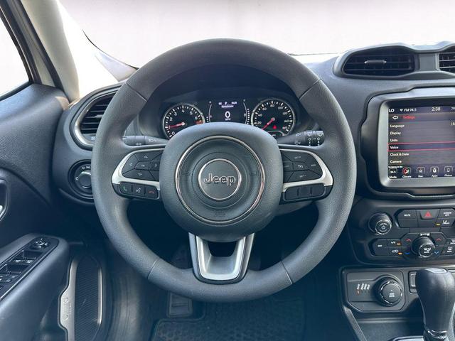 Photo of 2023 Alpine White Clearcoat Jeep Renegade