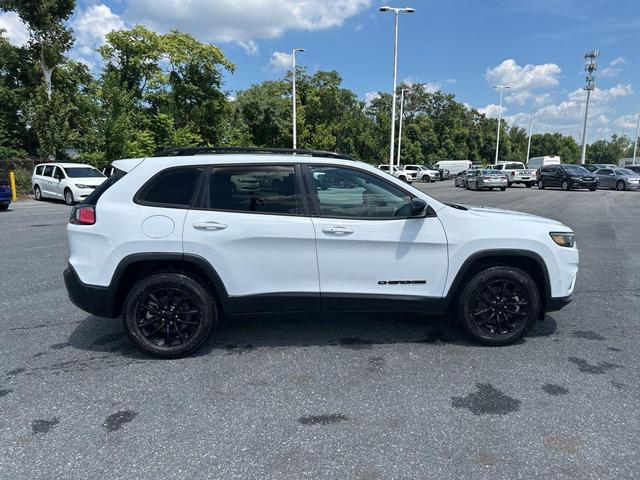 Photo of 2023 Bright White Jeep Cherokee