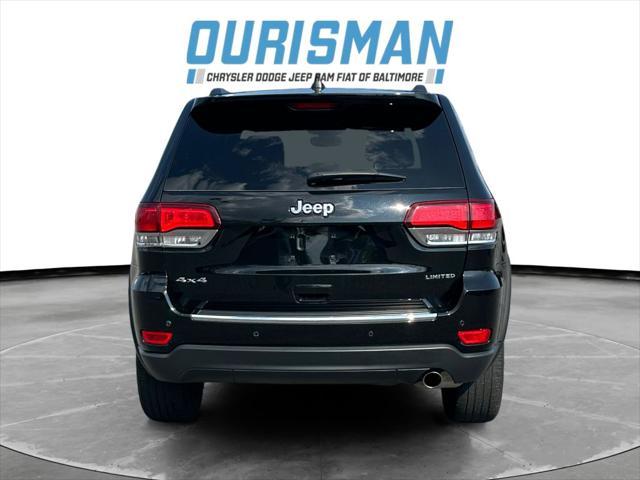 Photo of 2022 Diamond Black Crystal Pearlcoat Jeep Grand Cherokee