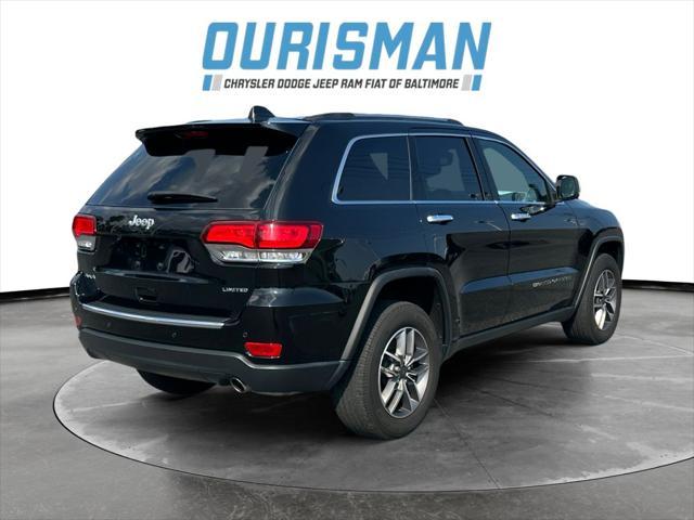 Photo of 2022 Diamond Black Crystal Pearlcoat Jeep Grand Cherokee