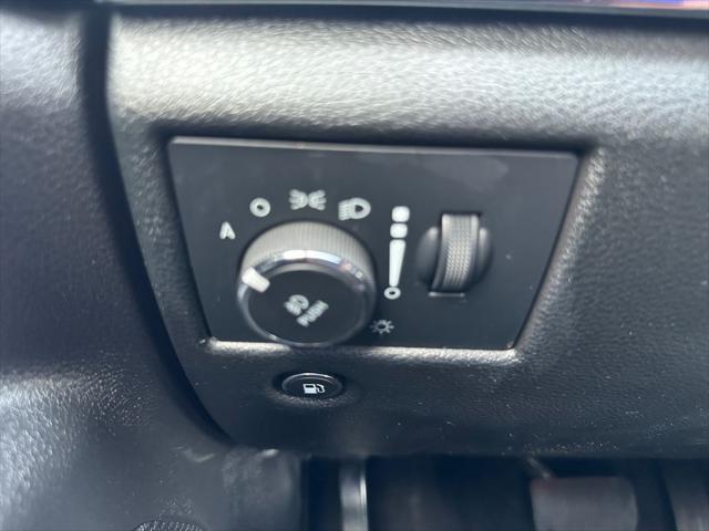 Photo of 2022 Diamond Black Crystal Pearlcoat Jeep Grand Cherokee