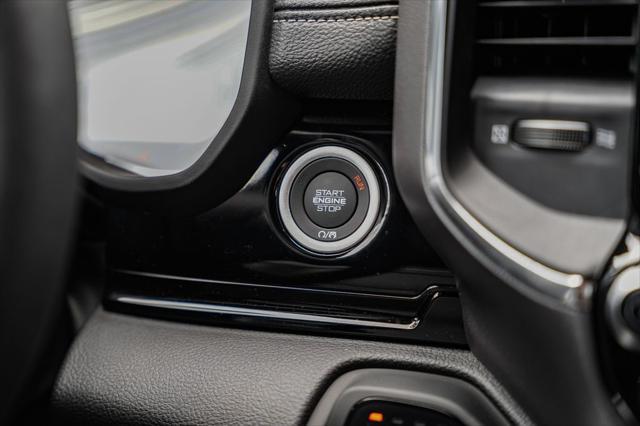 Photo of 2026 Diamond Black Crystal Pearlcoat RAM 1500